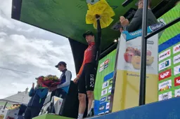 Arensman neemt hoed af voor 'ongelofelijke vermogens' en is vooral trots op bizarre verschillen naar Giro-rivalen