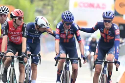 'Hij zal één van de grote namen zijn in het peloton', voorspelt Bardet, die stokje overdraagt in laatste grote ronde