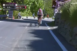 Carapaz en Del Toro smeren Yates tijd aan in milde koninginnenrit Giro, Prodhomme blijft favorieten knap voor