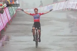 Van der Breggen zet druk, maar Vollering én Reusser overvleugelen haar in rit en op eindpodium Vuelta