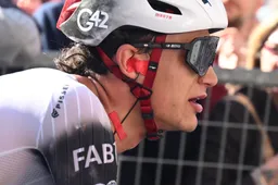 Zou Tadej Pogacar al een beetje zenuwachtig worden na zoveelste zege én knallend klimrecord van Del Toro?