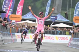 Zonneveld ziet juist kansen voor Ayuso in Giro-restant: 'Hij heeft al de naam dat hij vooral voor zichzelf rijdt'