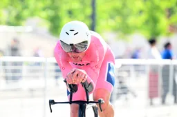 Pedersen waarschuwt Roglic: ‘Ik hoop dat hij geniet van de trui, maar hopelijk pak ik hem morgen terug’