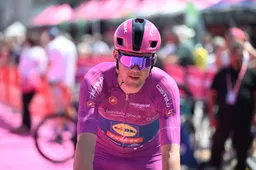 'Ik word door iemand anders betaald'; Mads Pedersen verklaart waarom hij resoluut de kop nam in bergrit Giro
