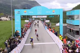 Visma-superster Brennan houdt Van Gils af op loodzware aankomst Ronde van Noorwegen en slaat dubbelslag