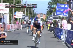 Let's Denz! Red Bull-Duitser spoelt Giro-pech van zijn ploeg weg met ritzege in kopgroep tegen Van Aert, Pedersen en Hoole