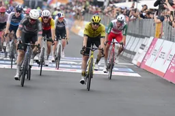 🎥 Samenvatting etappe 21 Giro d'Italia 2025: keizerlijke sprint met machtige winnaar