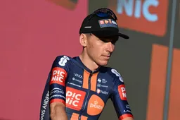Pidcock, Del Grosso, Wellens en... Bardet! Fransman dankt ploeg en kijkt uit naar WK gravel: 'Heb echt geluk gehad'