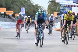 'Fear of the unknown'-gevoel voor Sam Bennett bij start Giro d'Italia: 'Maar van mijn wattages in Loire werd ik heel blij'