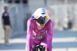 Wout van Aert blijft toch wel ontgoocheld achter na mindere Giro-tijdrit: is zijn roze droom nog aanwezig?