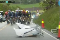 Regen en wind maken van openingsrit in Noorwegen chaos: 20-jarig talent wint, Brennan en Del Grosso komen net te laat