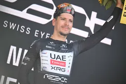 Almeida stelt Pogacar gerust met opmerking over vermogensmeter, ook Skjelmose en sprint-Belgen tanken vertrouwen