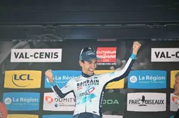 Lenny Martinez had een slechte week, maar pakt op de valreep toch een rit mee: 'Wilde eigenlijk voor het klassement gaan'