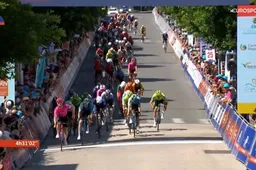 Nederland boven in Frankrijk dankzij Van den Berg, Giro Next Gen op z'n kop nadat Widar leiderstrui verliest