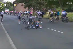 Geen renner, maar een systeem als oorzaak van harde val Philipsen volgens De Cauwer: 'Mag je eigenlijk niet zeggen'