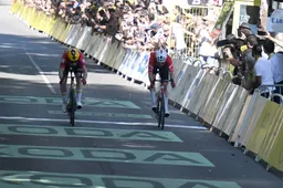 🎥 Samenvatting etappe 11 Tour de France 2025: De dag dat Pogacar won en Van der Poel net te kort kwam