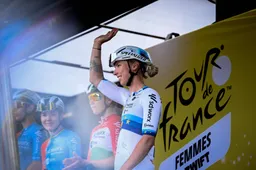 Hele rit waaiers, maar uitkomst hetzelfde: Lorena Wiebes wint ook 3e rit in Simac Ladies Tour