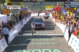 pogacar-finish