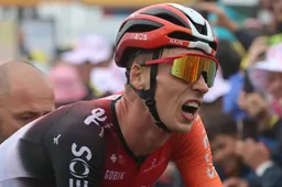 Het daalt langzaam in bij Thymen Arensman: 'Weet nog goed dat ik in 2018 naar Dumoulin, Thomas en Bardet keek... bizar'