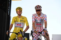 De Cauwer zag zondag 'tik die moet steken bij Pogacar': 'En dan zie je Visma | Lease a Bike met vier of vijf'