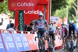 Van der Poel en Philipsen winnen, maar doen dat louter dankzij weergaloos Alpecin-Deceuninck: 'Ze zijn zo gemotiveerd'