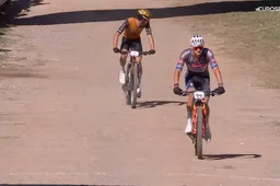 Van der Poel toont fantastische MTB-benen, maar kan fenomenale inhaalrace in Les Gets niet bekronen met podium