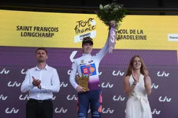 Na Van Anrooij en Pieterse wéér een Nederlands klimtalent in het wit in de Tour: 'Hopelijk ooit op het podium'