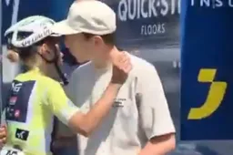 🎥 Zigart ontroostbaar na pijnlijk verlies in Romandië, behalve door verloofde Pogacar