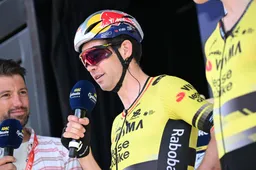 'Supermooi dat een renner als Wout op die manier samenwerkt met een jong talent'; Van Aert stelt zich dienstbaar op in Duitsland