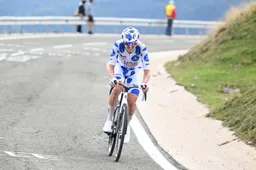 Almeida bestookte Vingegaard, maar kreeg geen hulp van ritwinnaar Vine: 'Dat was het niet waard'