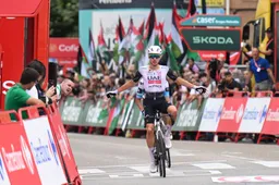 Ayuso rekent vlak voor grote WK-droom af met Gianetti en cultuur bij UAE: 'Ik eiste zelfkritiek en analyse na koersen'