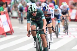 Unicum: Mads Pedersen met oog op 'rit 15 proberen te winnnen' níet mee in vlucht in Vuelta a Espana