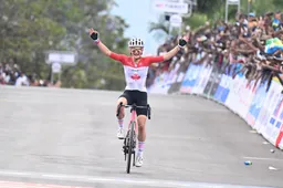 WK bij elite-vrouwen draait uit op bizar script, dat niemand ooit kon schrijven: Canadese wereldtitel, favorieten afgebluft