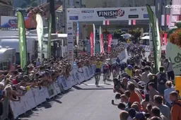 Ook hele vroege Visma-versnelling van Gloag doet Magnier niet wankelen: Fransman completeert hattrick in Slowakije