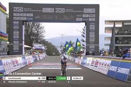 Ook Visma-talent kan topfavoriete Bäckstedt niet van WK-tijdrijden-titel houden bij de beloften: Britse degradeert concurrentie