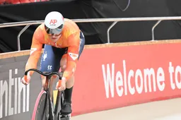 Jeffrey Hoogland komt met verrassend positieve analyse na vroege uitschakeling op WK Sprint