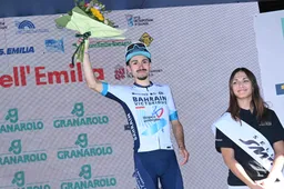 Lenny Martinez sluit seizoen af met zege in Japan Cup, Riejanne Markus helpt ploegmaat aan zege in China