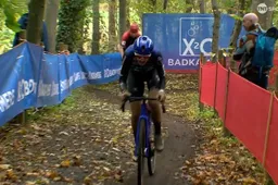 Aan de beademing op Koppenberg, maar Lucinda Brand wint na Oudenaarde ook op explosief rondje