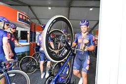 alex-edmondson-picnic-postnl