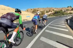 🎥 Next Stop: Antwerpen! Van der Poel neemt Evenepoel weer mee op de 'Calpe Express'