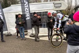 Nederland-België-discussie lijkt met Van der Poel minder te leven: 'Al had iemand als Lars Boom ook grote mond naar Belgen toe’