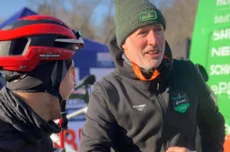 Voormalig Jumbo-Visma-ploegleider staat nu elke week met poten in de modder: 'Geen inkomen, maar echt hobby'