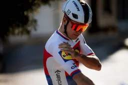 Uit woorden van nummer 2 in de rij blijkt wel hoe belangrijk gevallen Pedersen voor klassieke kern Lidl-Trek is