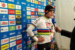 Via deze TV-zenders kun je Van der Poel zondagmiddag live de besneeuwde Kuil van Zonhoven in zien duiken