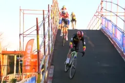 Eurosport-duo zet kanttekening bij nieuwe generatie achter Van der Poel: 'Nys moet ook de kant van Del Grosso op'