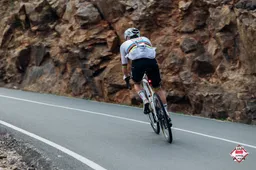 UAE-manager waarschuwt voor nóg betere Tadej Pogacar, en Strava-cijfers ondersteunen dat