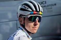 UAE heeft na Vingegaard's trainingscrash opmerkelijke oplossing voor kopman Pogacar