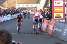 🎥 (Beginners) Foutje van Thibau Nys in Hoogerheide: Belg ziet in extremis opkomende Vandeputte nog passeren