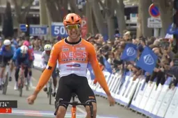 Offensief en slim: INEOS wint slotrit Tour de la Provence, maar grijpt naast eindklassement