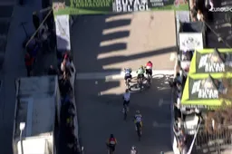 Visma | Lease a Bike en UAE worden er allebei opgelegd na spierballengevecht in Ruta del Sol